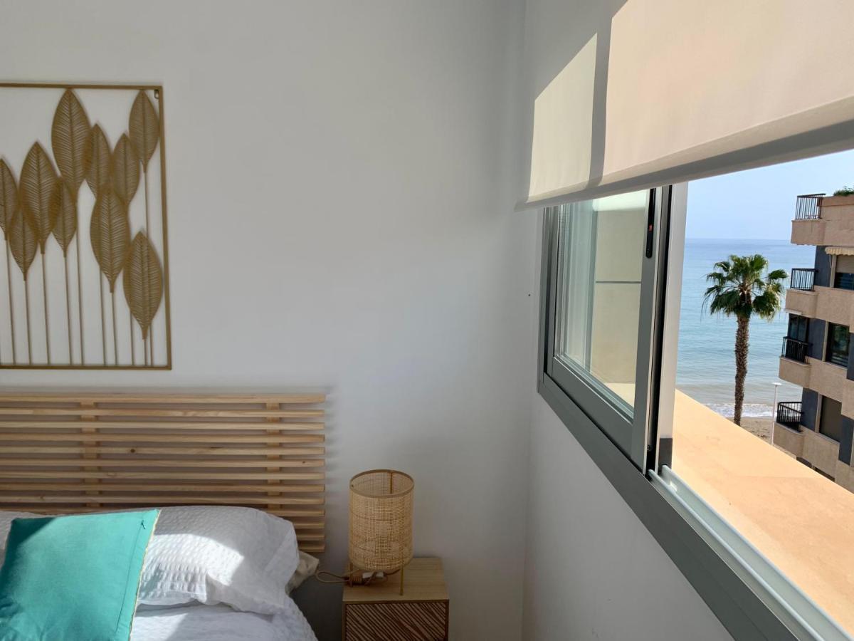 Precioso Apartamento Primera Linea De Playa أغيلاس المظهر الخارجي الصورة