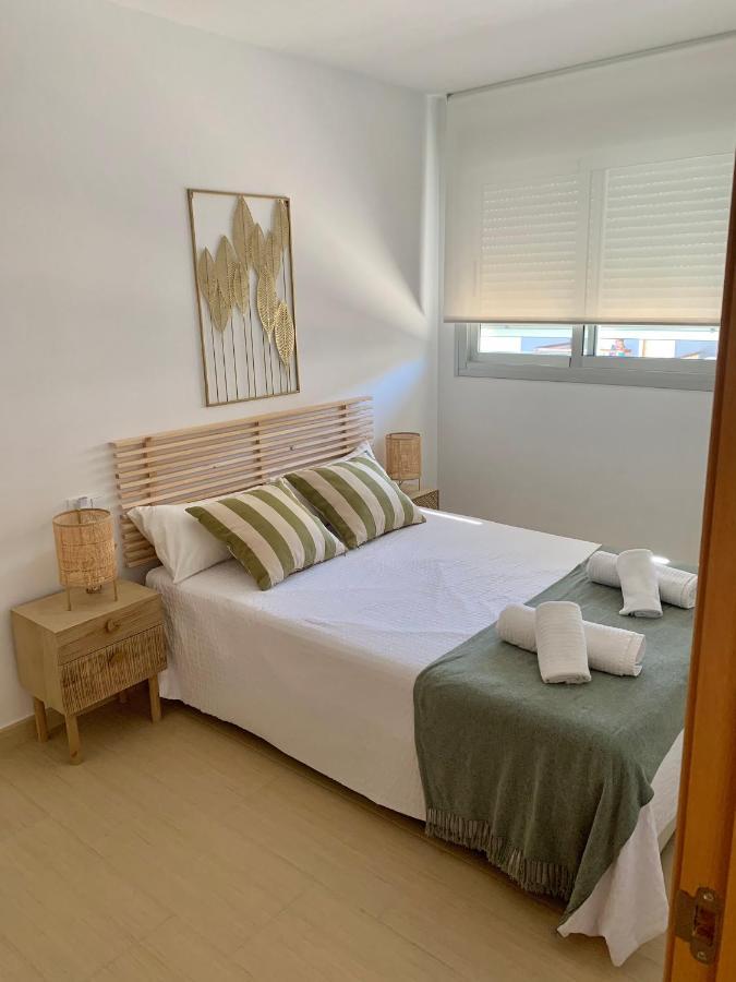 Precioso Apartamento Primera Linea De Playa أغيلاس المظهر الخارجي الصورة